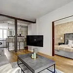 Bnbnook - Lovely 2Br - Eiffel Tower & Other Sights
