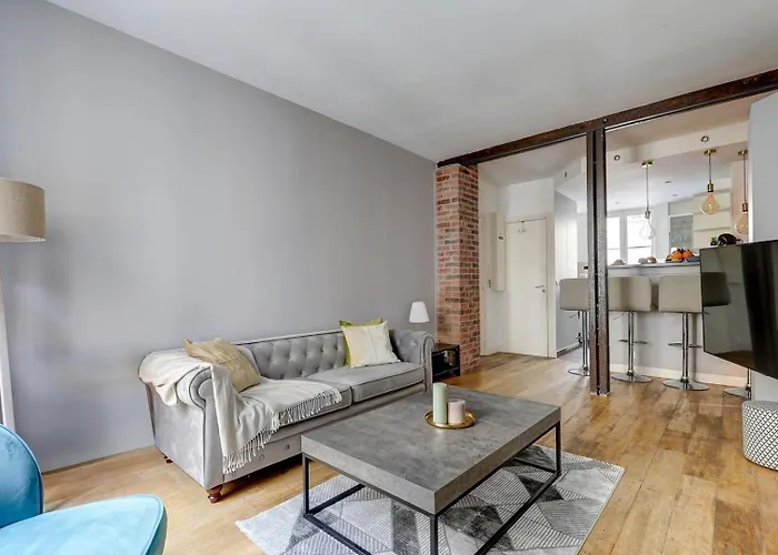 Bnbnook - Lovely 2Br - Eiffel Tower & Other Sights