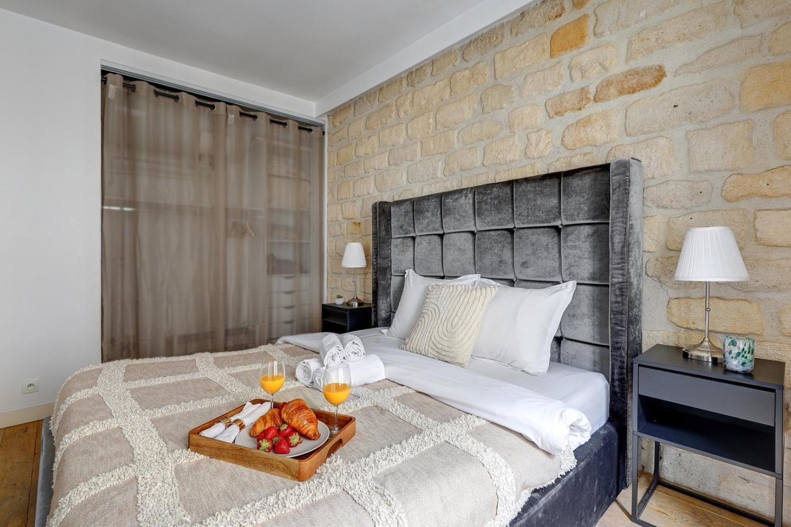 Bnbnook - Lovely 2br - Eiffel Tower & Other Sights *
