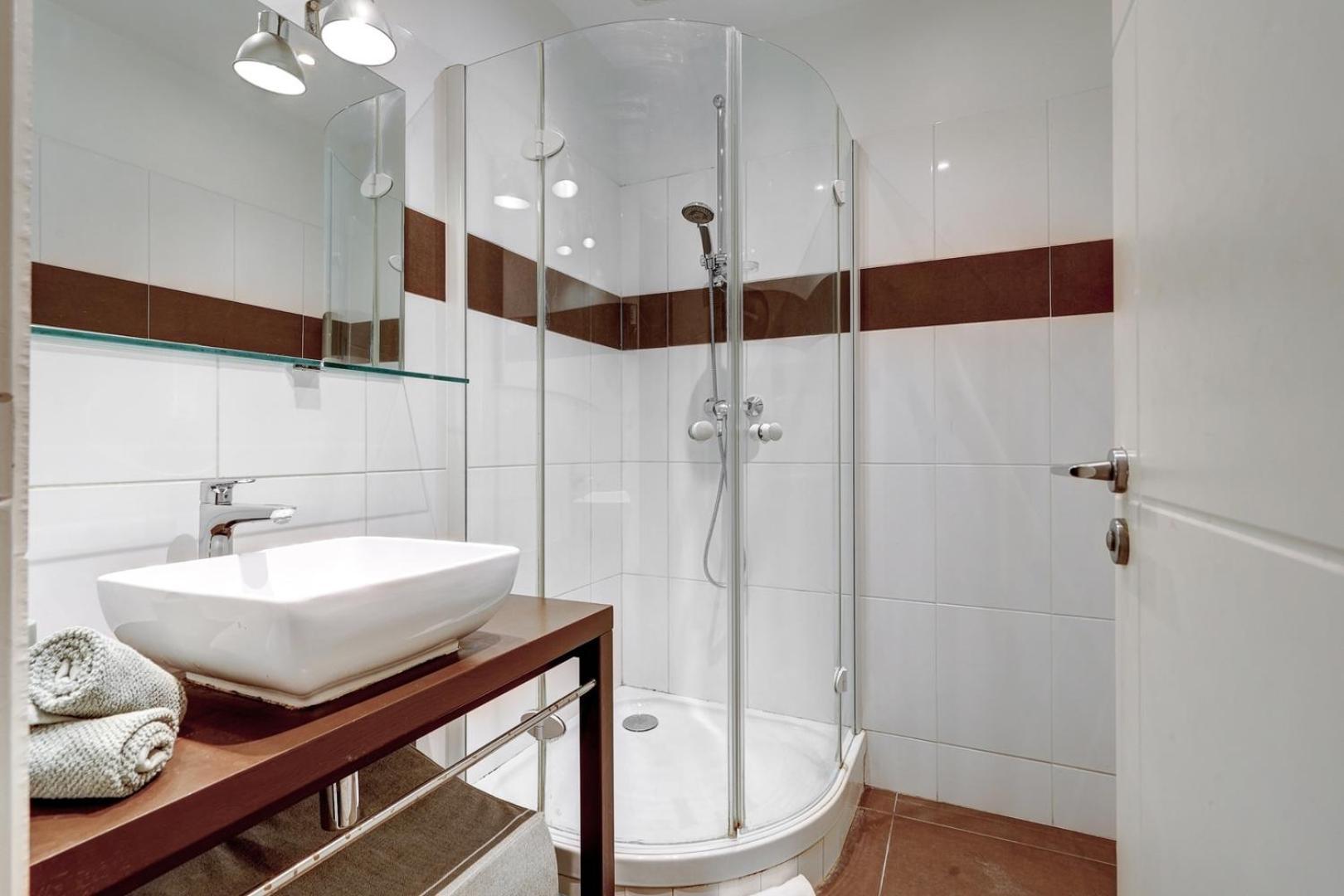 Bnbnook - Lovely 2br - Eiffel Tower & Other Sights Appartement